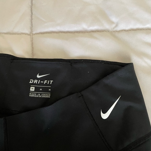 Nike high waisted leggings! - Picture 4 of 4